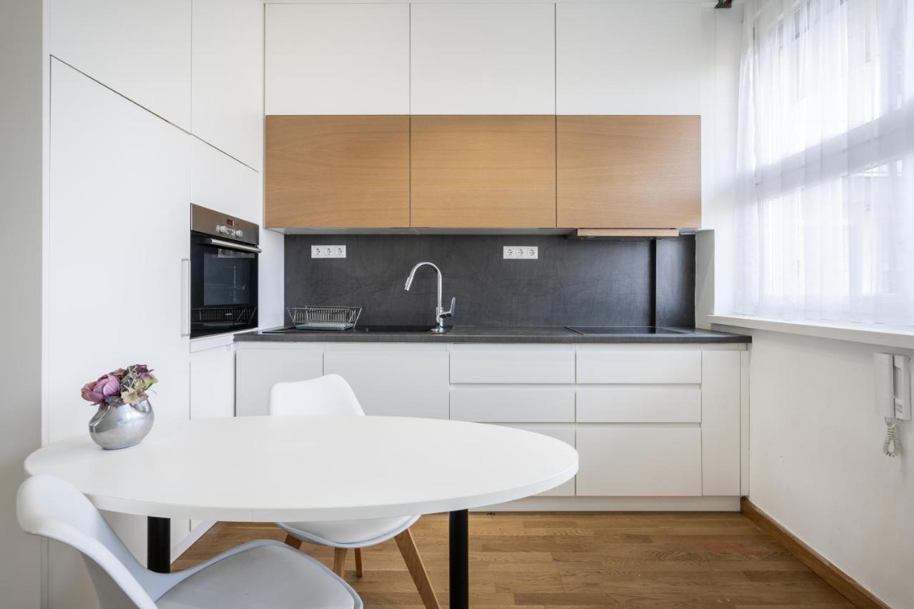 Breathless Basilika View Elegant Flat With Balcony Need Reservation X Free Parking Budapest Exterior photo